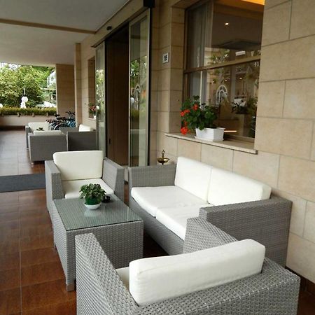 Hotel Rosabianca Rimini Bagian luar foto