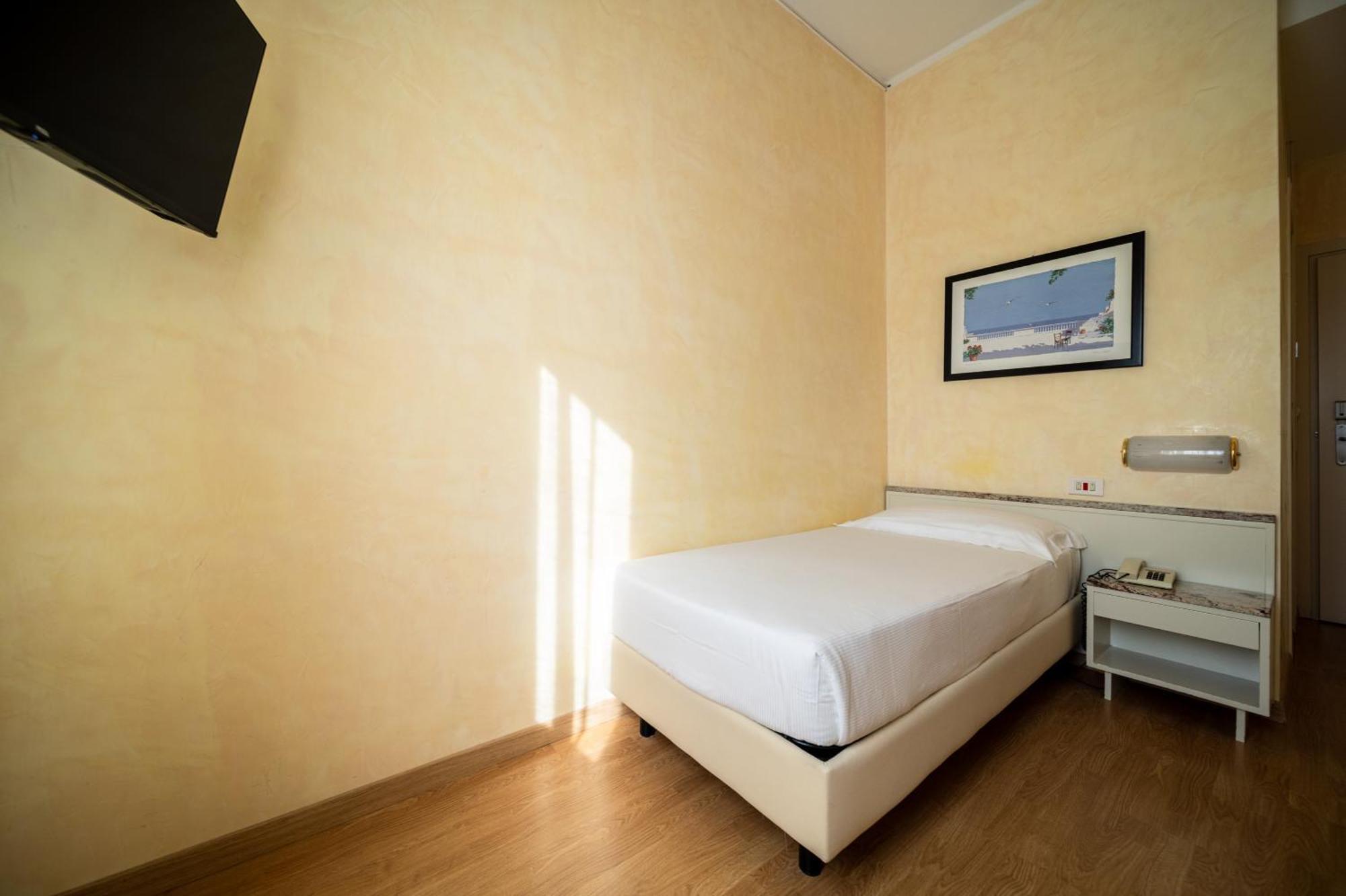 Hotel Rosabianca Rimini Bagian luar foto
