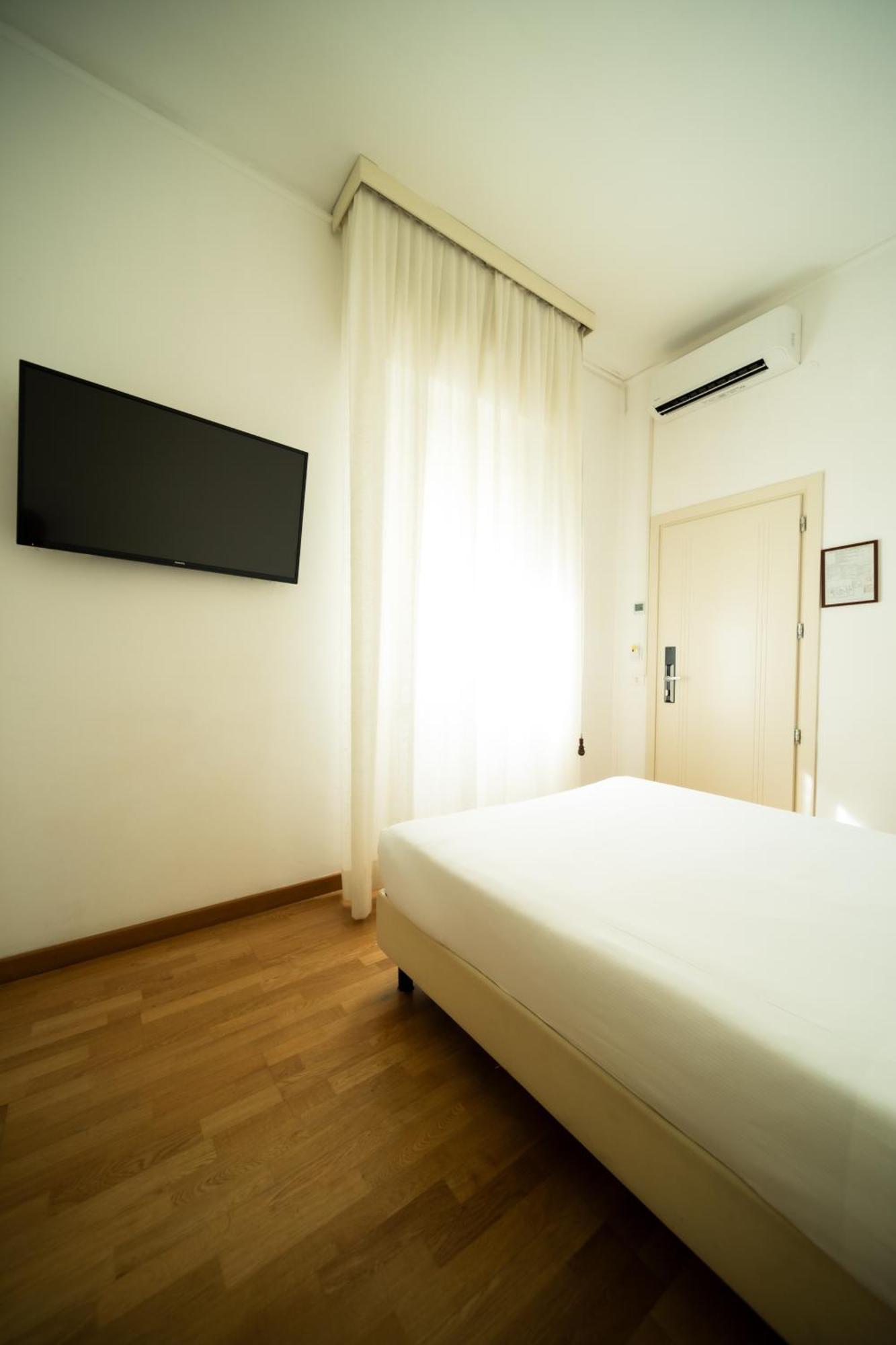 Hotel Rosabianca Rimini Bagian luar foto