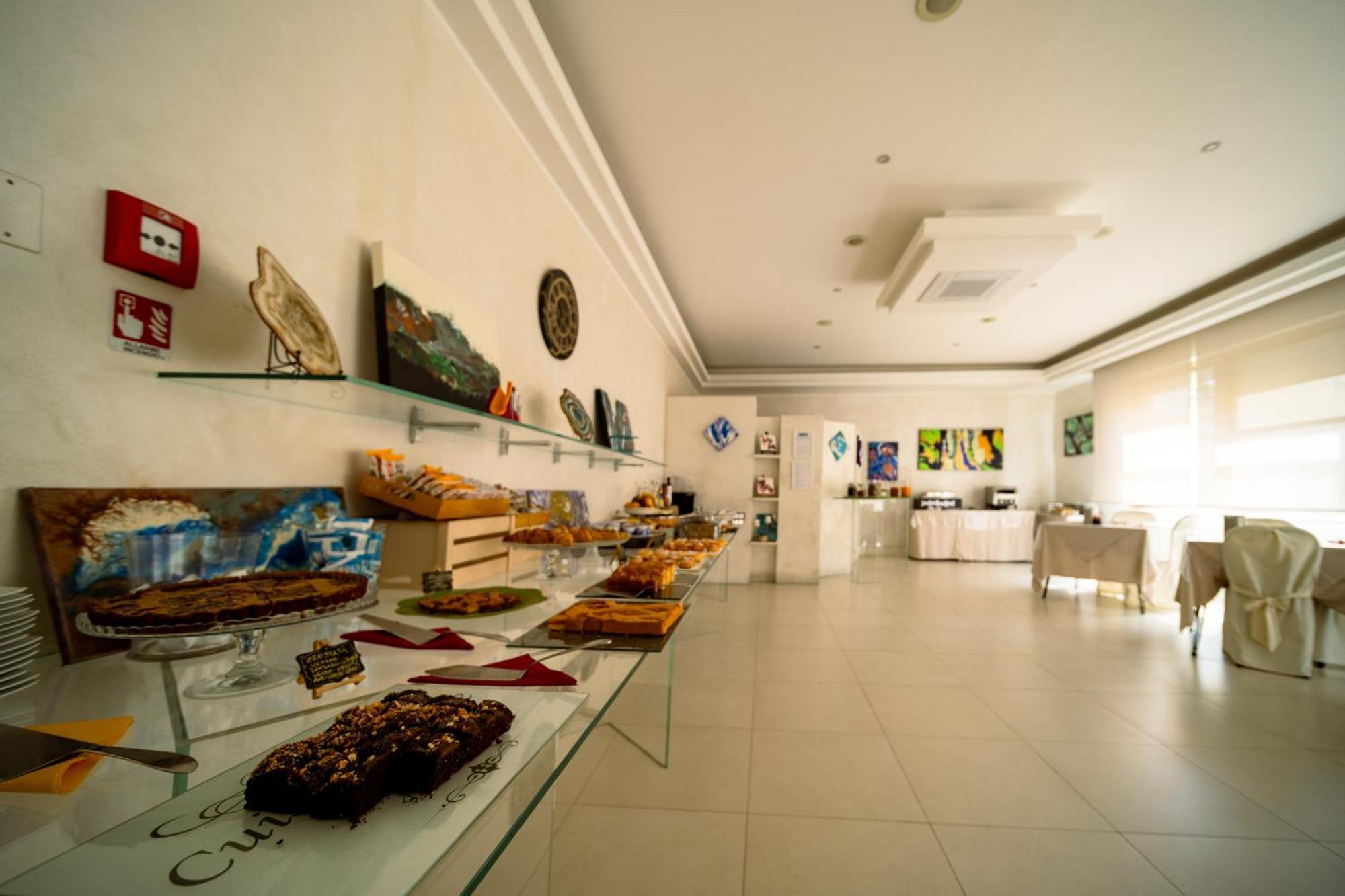Hotel Rosabianca Rimini Bagian luar foto