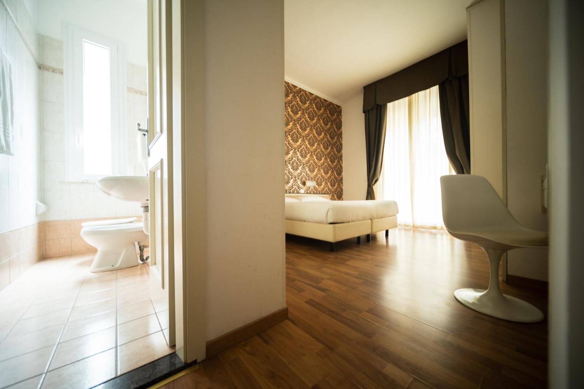 Hotel Rosabianca Rimini Bagian luar foto