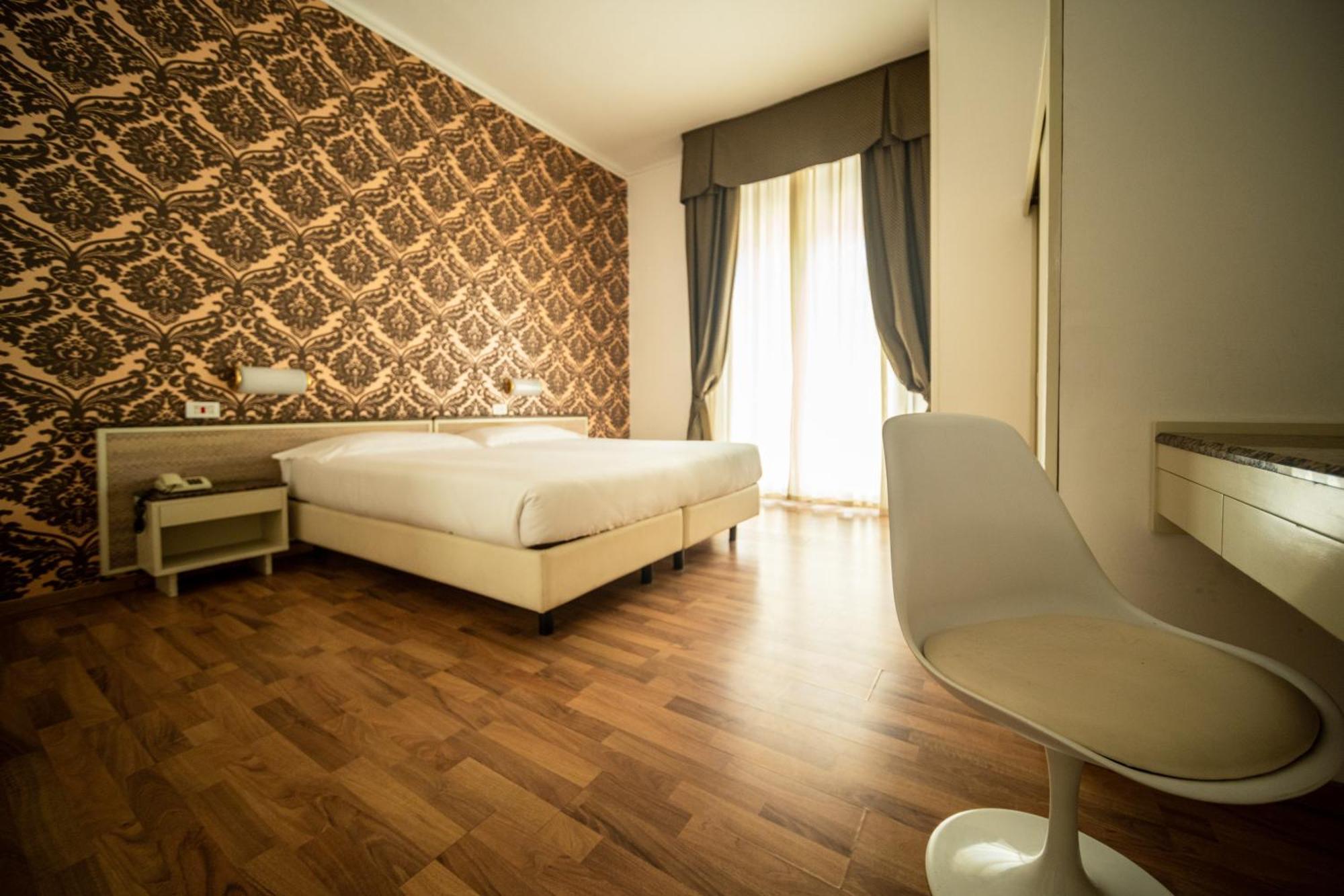 Hotel Rosabianca Rimini Bagian luar foto