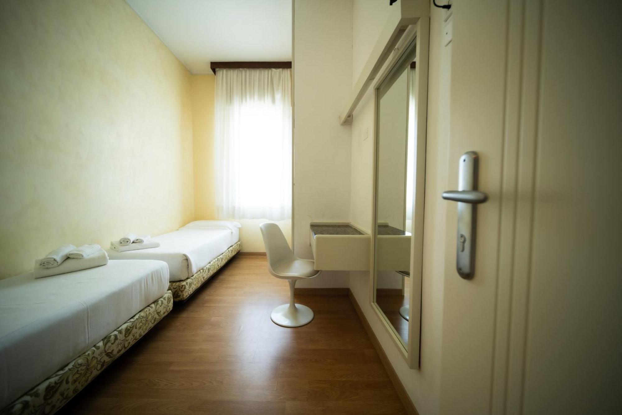 Hotel Rosabianca Rimini Bagian luar foto