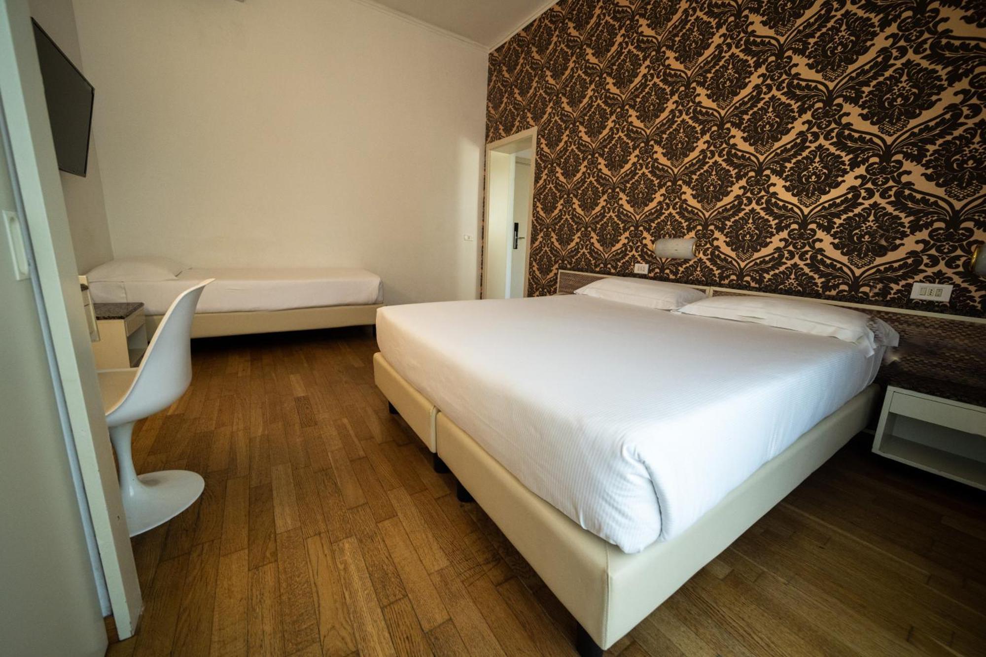 Hotel Rosabianca Rimini Bagian luar foto