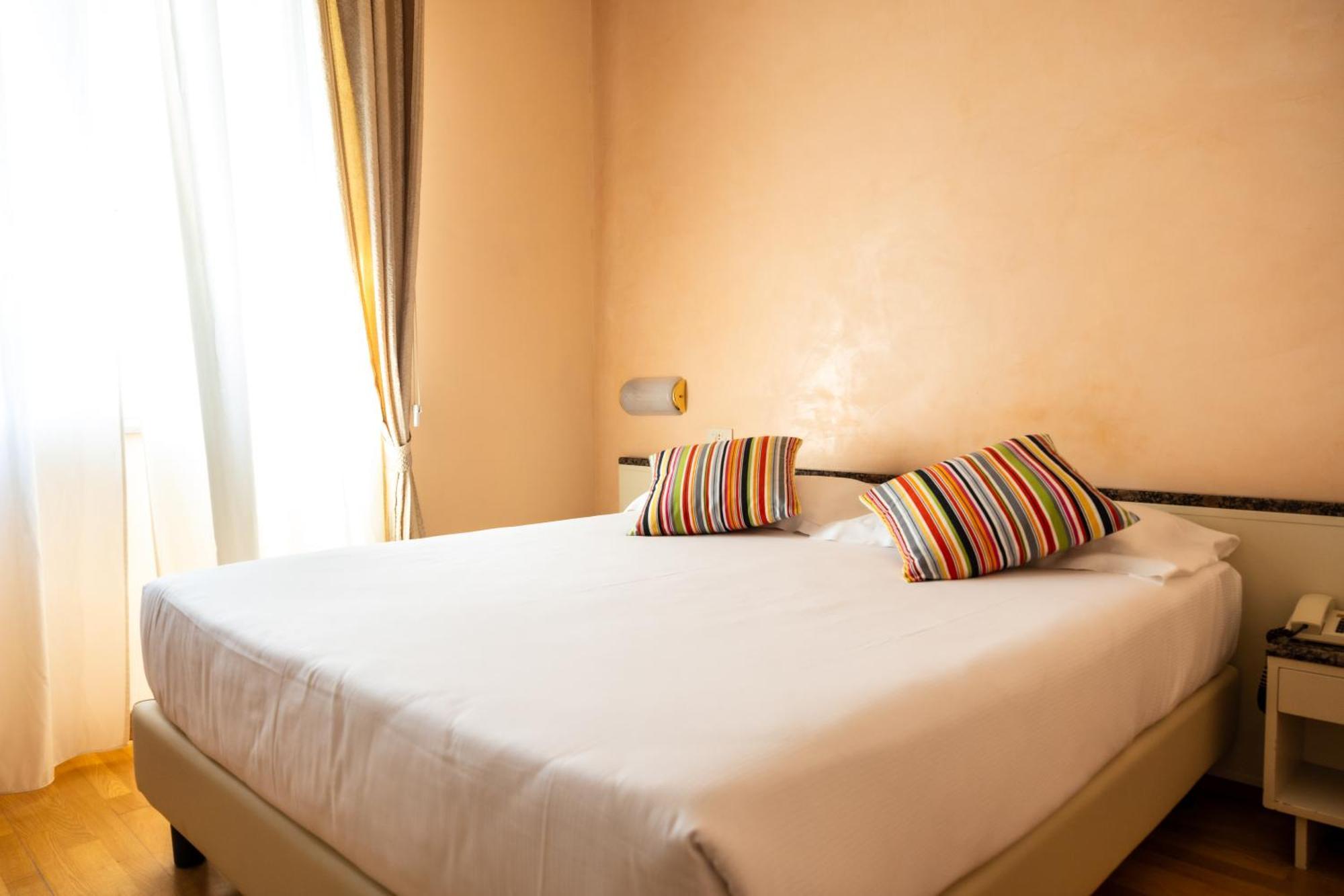Hotel Rosabianca Rimini Bagian luar foto