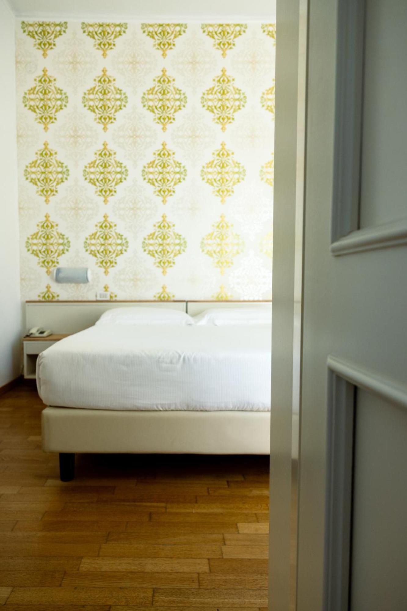 Hotel Rosabianca Rimini Bagian luar foto